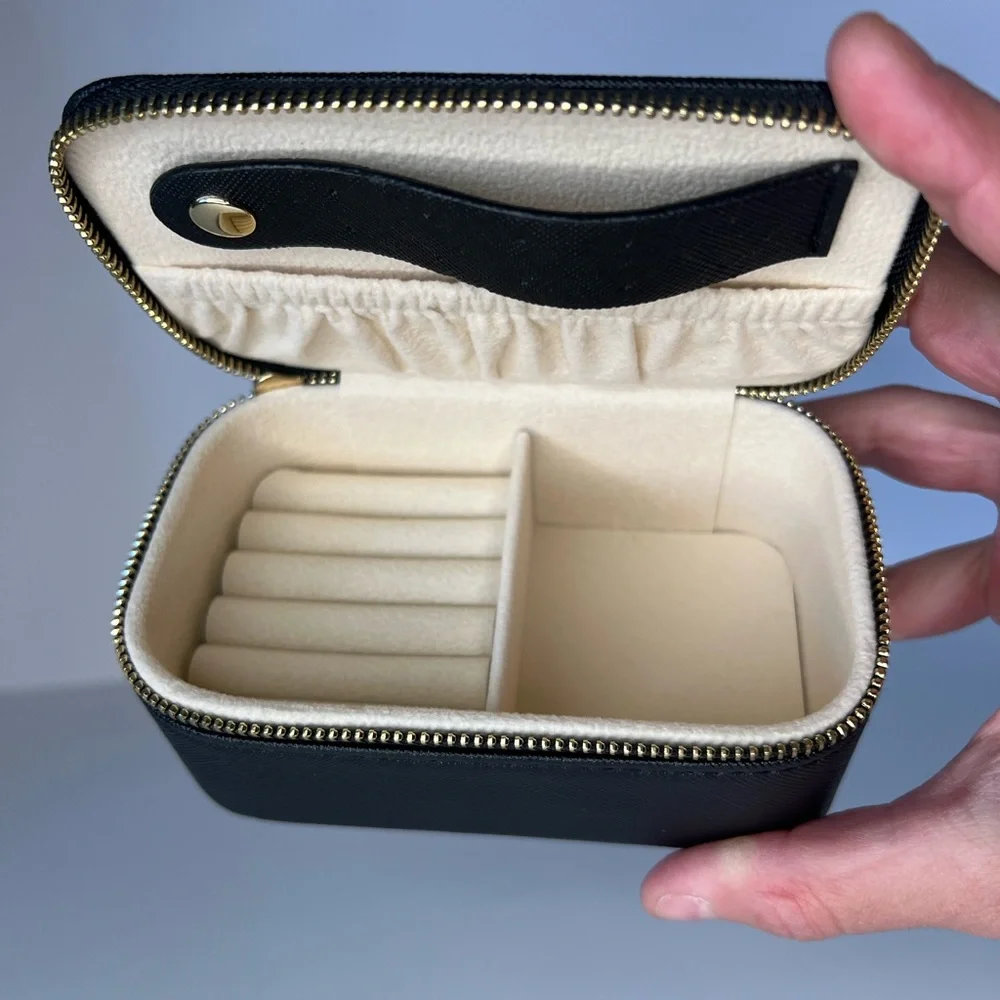 NWT COSMIYA Small Black Jewelry Box with Zipper Closure Perfect for Travel